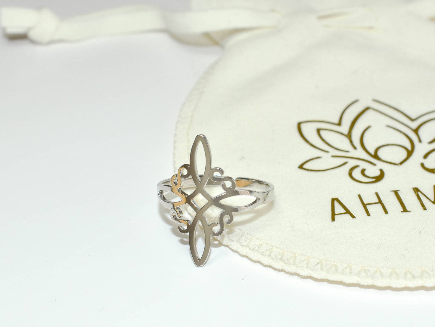 Anillo Nudo de Bruja – Protección y conexión ancestral